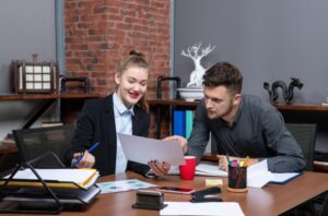 Read more about the article BBA in Finance vs BBA in Marketing: Which Specialisation Has More Scope?
