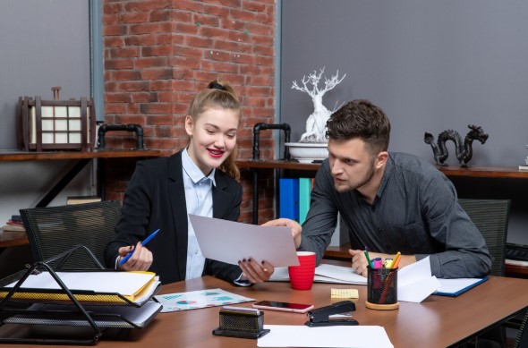 Read more about the article BBA in Finance vs BBA in Marketing: Which Specialisation Has More Scope?